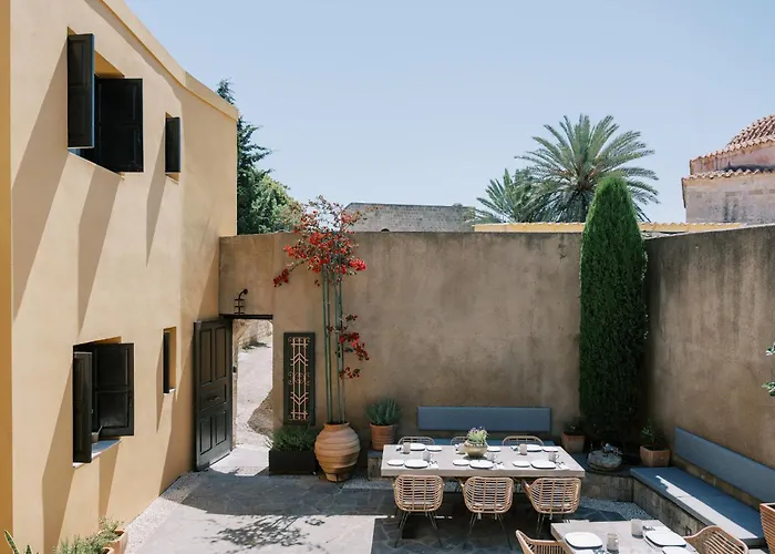 Zacosta Villa - A Heritage Hotel Bed & Breakfast