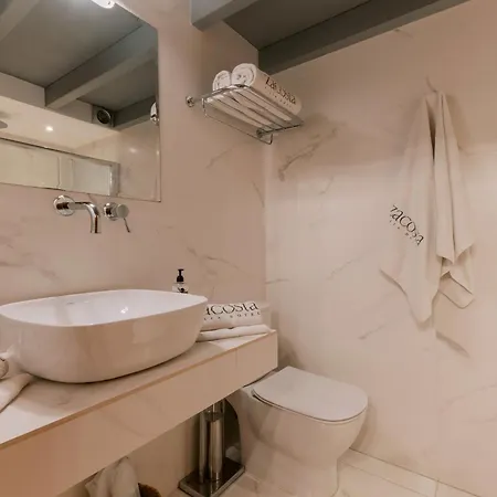 Zacosta Couette-café 4*