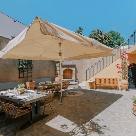 Couette-café Zacosta 4*